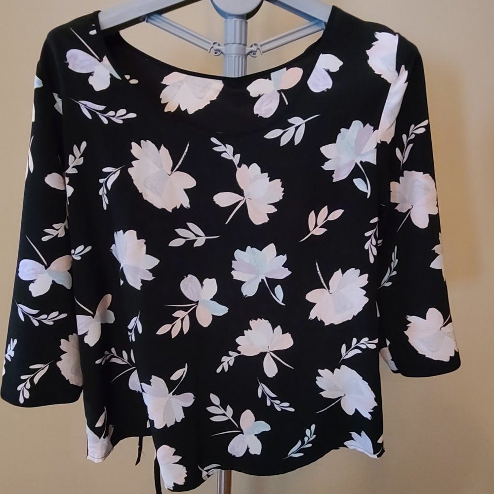 The Limited floral three quarter sleeve top